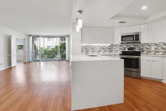 3605 NE 207th St Unit 1215, Miami, FL 33180