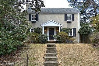2304 S June St, Arlington, VA 22202
