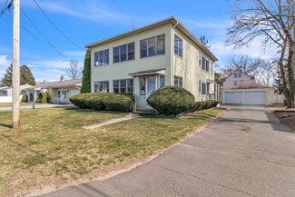 39 Ashgrove St, Chicopee, MA 01020