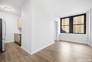 15 Park Row Unit 23N, New York, NY 10038