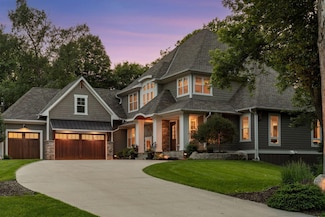 2890 Ella Ln, Minnetonka, MN 55305