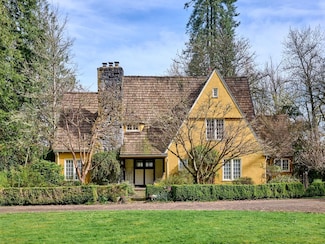 15361 Clackamas River Dr, Oregon City, OR 97045