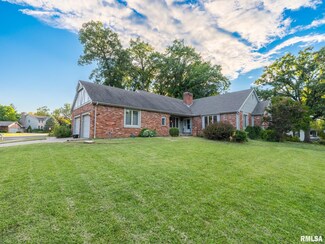 705 W Scottwood Dr, Peoria, IL 61615