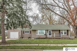 7087 Spencer St, Omaha, NE 68104