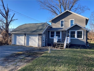220 W Park Ave, Columbiana, OH 44408