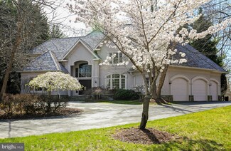 7009 Fawn Trail Ct, Bethesda, MD 20817