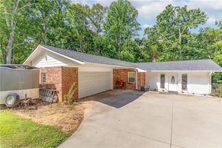 5934 Dolvin Ln, Buford, GA 30518