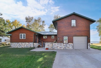 16611 329th Ave, Isle, MN 56342