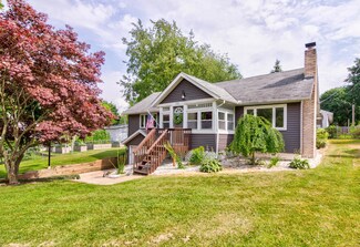 442 Dana St NW, Comstock Park, MI 49321