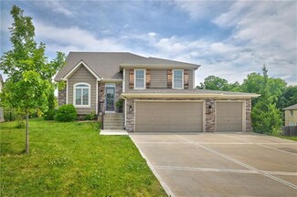 5621 N Overland Dr, Kansas City, MO 64151