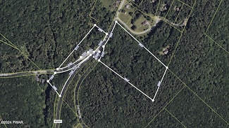 100 Cliff Ct, Dingman Township, PA 18337
