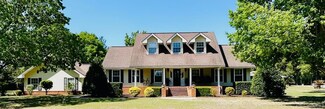 38 Honeysuckle Hills Rd, Ozark, AL 36360