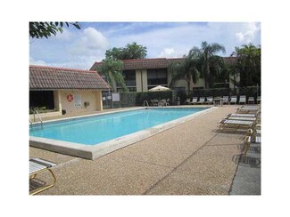 10489 NW 11th St Unit 101, Pembroke Pines, FL 33026