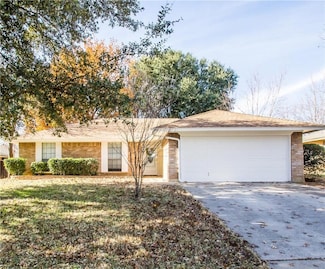 2405 Cranberry Ln, Euless, TX 76039