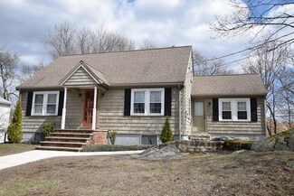 42 Herbert St, Wakefield, MA 01880