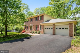 4306 Birch Pond Ln, Fairfax, VA 22033
