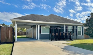 417 Charlotte Dr, Patterson, LA 70392