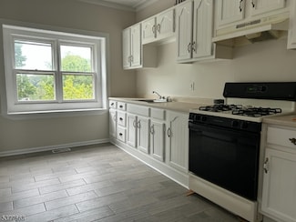 135 W Chrystal St, Dover, NJ 07801