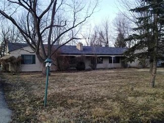 4555 Doenges Dr, Fort Wayne, IN 46815