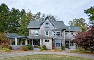 576 Old County Rd, Westport, MA 02790