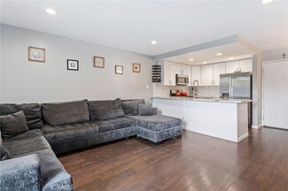 6825 Alabama Ave Unit 114, Canoga Park, CA 91303
