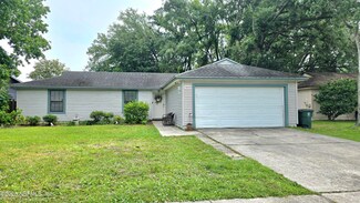 3460 N North Ride Dr, Jacksonville, FL 32223