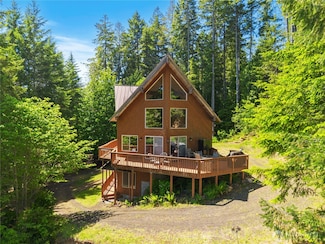 131 N Paradise Dr, Lilliwaup, WA 98555