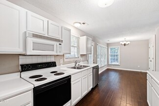 4 Burwell Ct, Durham, NC 27705