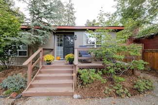 1942 NE 6th St, Bend, OR 97701