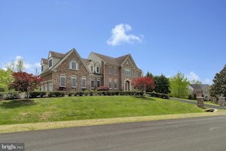 9907 Hessick Ct, Great Falls, VA 22066