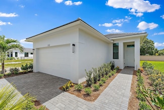 308 SE Via Sangro, Port St. Lucie, FL 34952