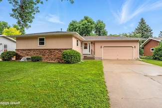 2125 S 22nd St, Grand Forks, ND 58201
