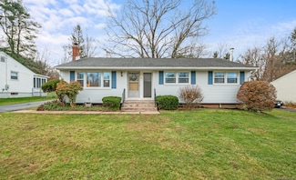 85 Beacon Hill Dr, West Hartford, CT 06117