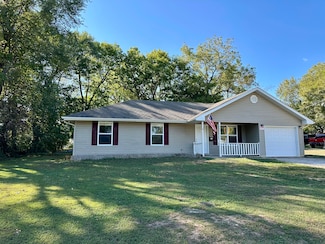 305 N Flint Ave, Bolivar, MO 65613