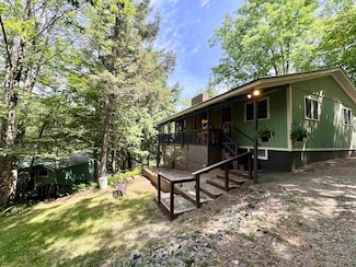 207 Lakeside Dr, Woodsville, NH 03785