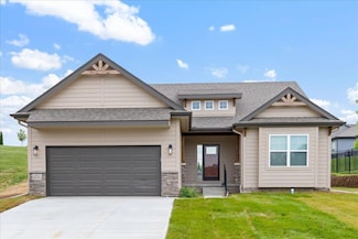 1742 Blackthorn St, Council Bluffs, IA 51503