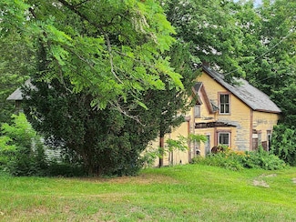 126 Meredith Center Rd, Meredith, NH 03253