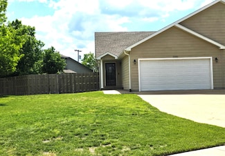 2142 Oxford Dr, Salina, KS 67401
