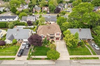 10 Bulaire Rd, East Rockaway, NY 11518