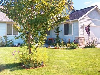 204 W 1st Place, Nooksack, WA 98247