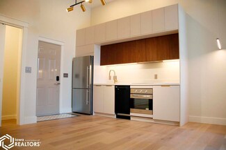 51 E Broadway Ave Unit 204, Fairfield, IA 52556
