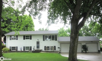 935 W M St, Forest City, IA 50436