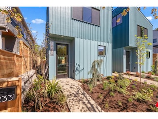 2329 SE Sherman St, Portland, OR 97214