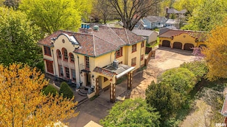 417 N Union St, Lincoln, IL 62656