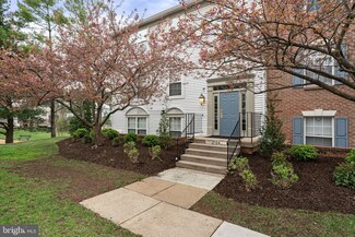 12104 Greenway Ct Unit 301, Fairfax, VA 22033