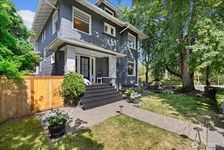 2159 10th Ave W, Seattle, WA 98119