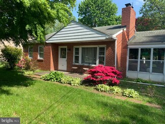 926 Green Ln, Secane, PA 19018