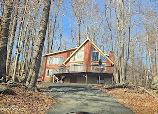 411 Lakeview Dr W, Hamlin, PA 18427