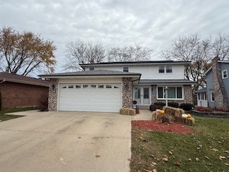 969 Dearborn Cir, Carol Stream, IL 60188