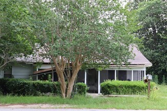 1008 Coweta Ave N, Douglas, GA 31533